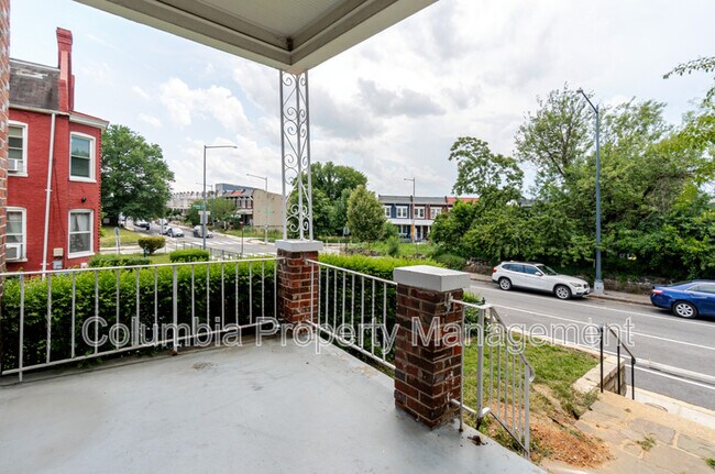 Foto del edificio - 3523 Warder St NW