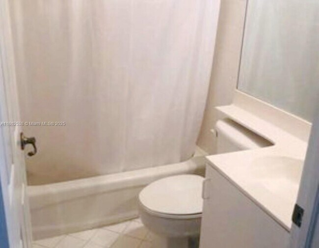 Foto del edificio - 7332 NW 112th Ct