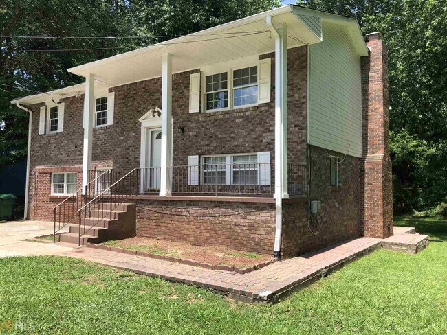 Building Photo - 956 Slash Pine Rd