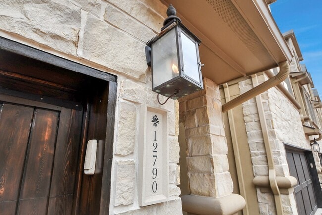 Foto del edificio - 12790 Yorkstone Dr