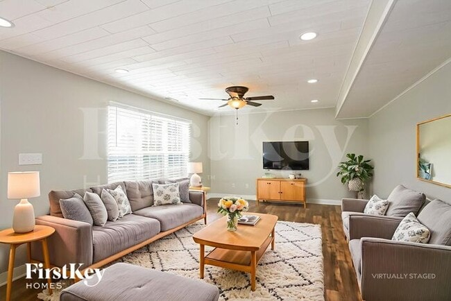 Building Photo - 1049 Arabian Way