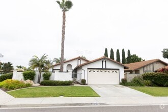 Building Photo - 257 Manzanita Dr