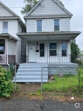Building Photo - 886 Scanlon Ave