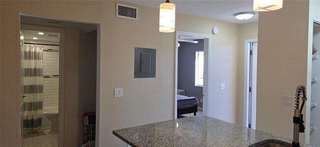 Foto del edificio - 22523 Westchester Blvd