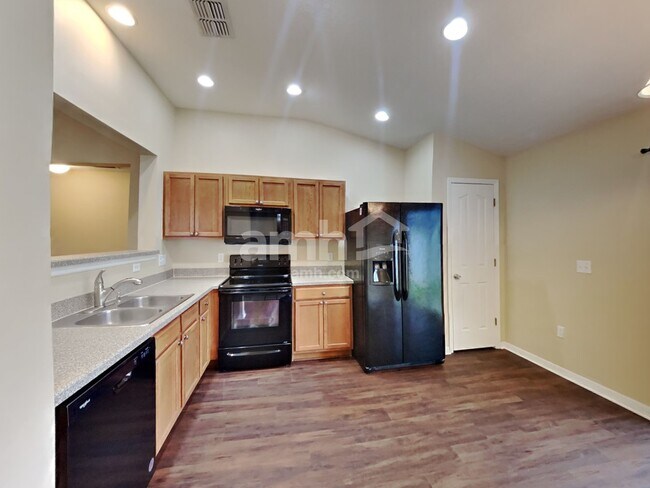 Building Photo - 9742 Simeon Dr