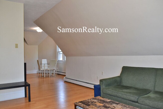 Building Photo - 381 Angell St