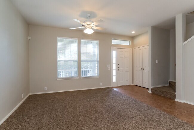 Foto del edificio - 23611 Twisting Falls Dr