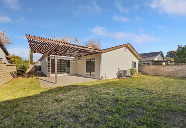 Building Photo - 25443 Vía Labrada