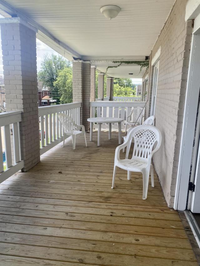 Building Photo - 2 bedroom in Huntington WV 25701