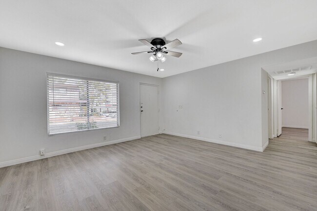 Foto del edificio - Affordable 2 Bedroom 1 Bathroom In Central...