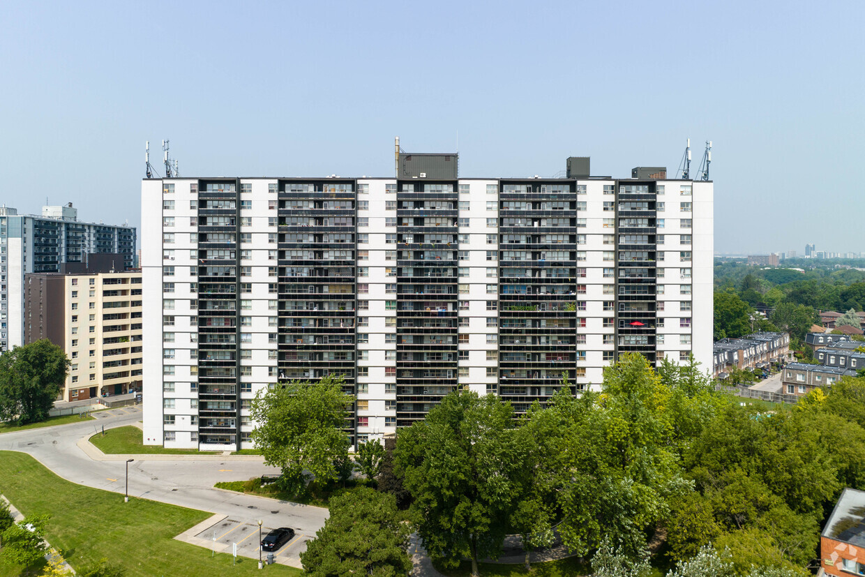 Primary Photo - Eglinton Residences