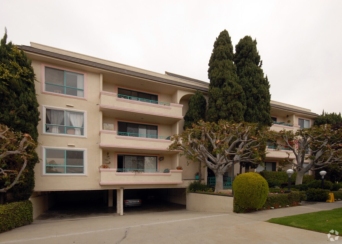 Building Photo - Dorothy Plaza