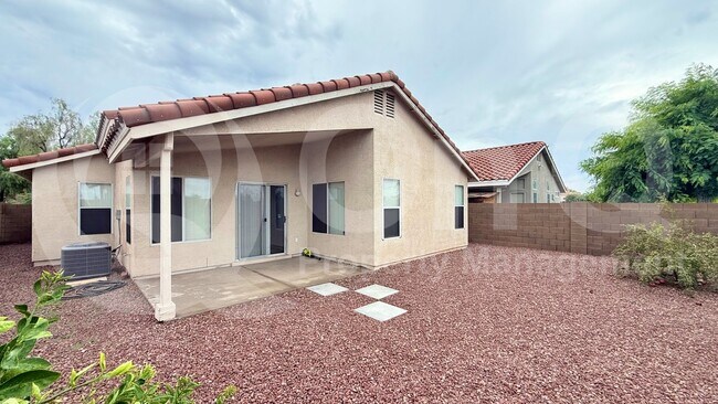 Foto del edificio - 12424 N 42nd Dr