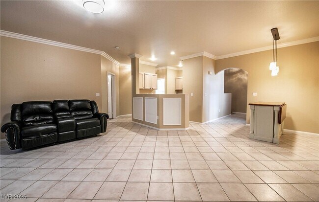 Building Photo - 2050 W Warm Springs Rd