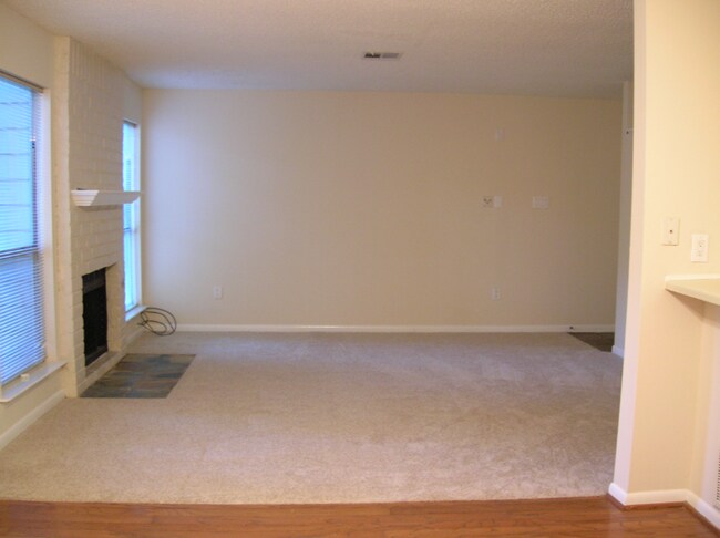 Building Photo - 7 Blue Fox Ct
