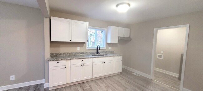 Foto del edificio - 2404 Williams Ave