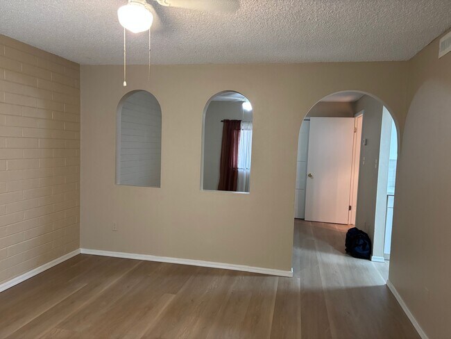 Foto del edificio - 7130 W Hazelwood St