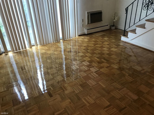 Foto del edificio - 2 br, 1 bath Apartment - 415 Newport Ave