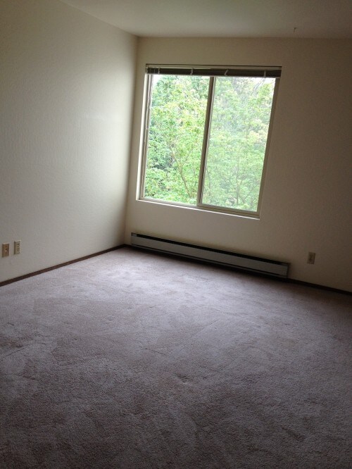 Building Photo - Brittany House - 2 bedrooms