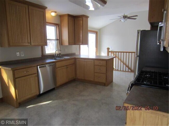 Foto del edificio - 11030 Yukon St NW