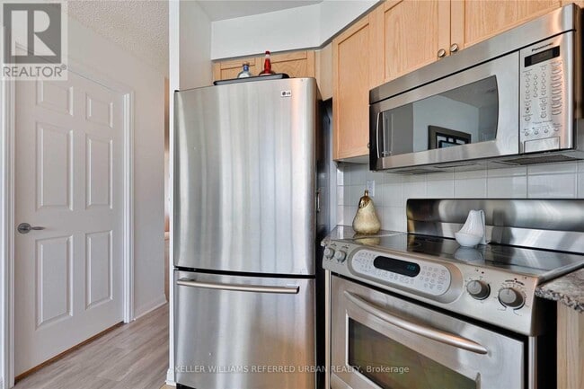 Building Photo - 230 Queens Quay W