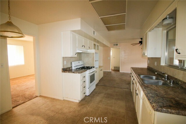 Building Photo - 26401 Cedar Crest Dr