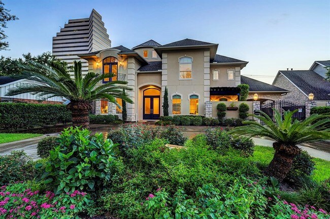 Foto del edificio - 2502 Chimney Rock Rd