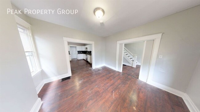 Photo - 2313 Stratford Ave Apartment