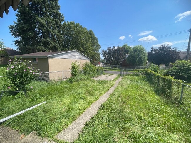 Building Photo - Charming 2-Bedroom, 1.5-Bath Home for Rent...