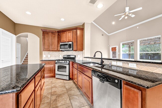 Building Photo - 130 S Vershire Cir