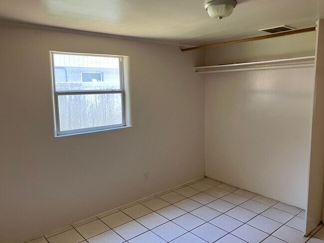 Foto del edificio - Cozy 1BR/1BA duplex with a Den, Ceramic Ti...