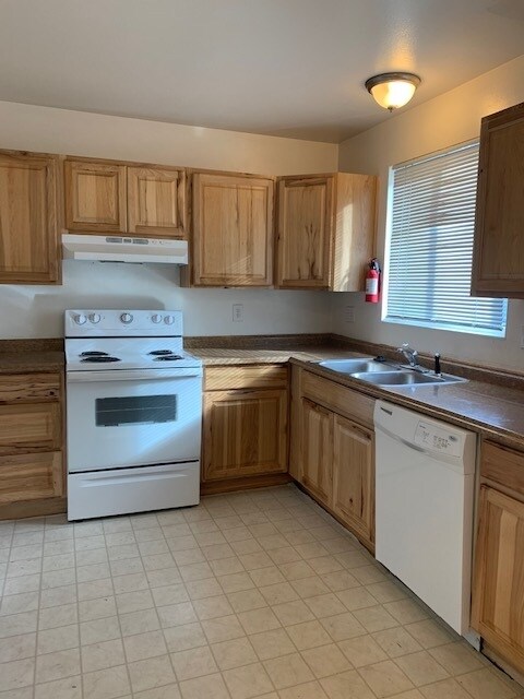 Building Photo - 3050 Madison Ave