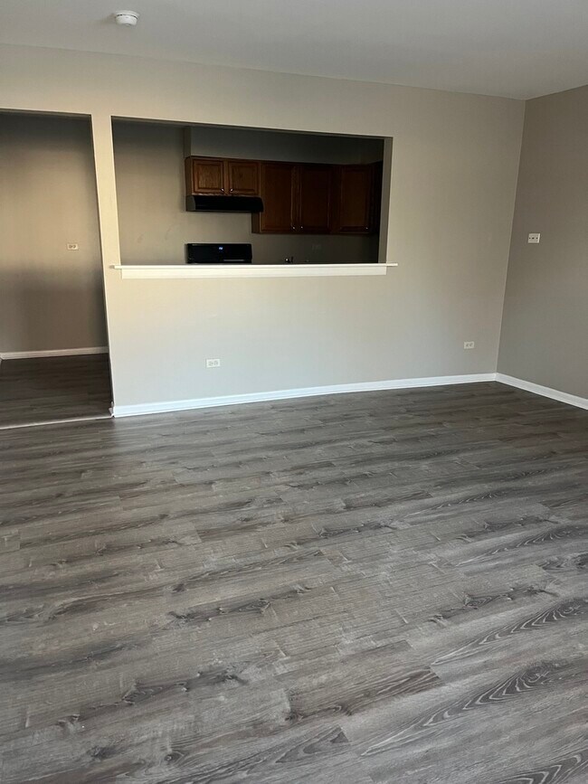 Foto del edificio - 8817 S Roberts Rd