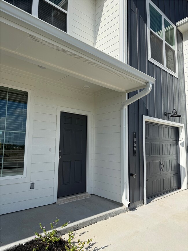 Building Photo - 10661 Berry Branch Lane