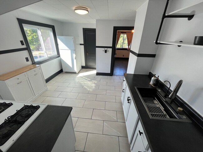 Foto del edificio - 334 N 60th St