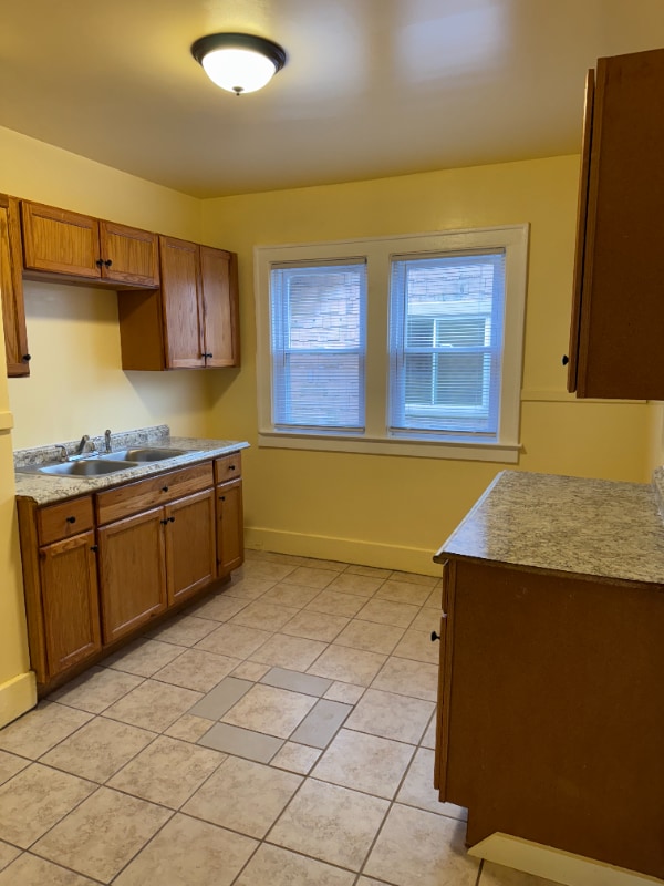 Building Photo - 15878 Kentucky St