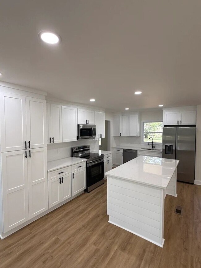 Foto del edificio - Spacious 4BR/3BA Retreat in Decatur