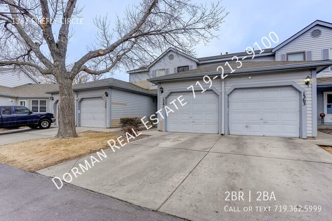 Building Photo - Townhome with mountain views