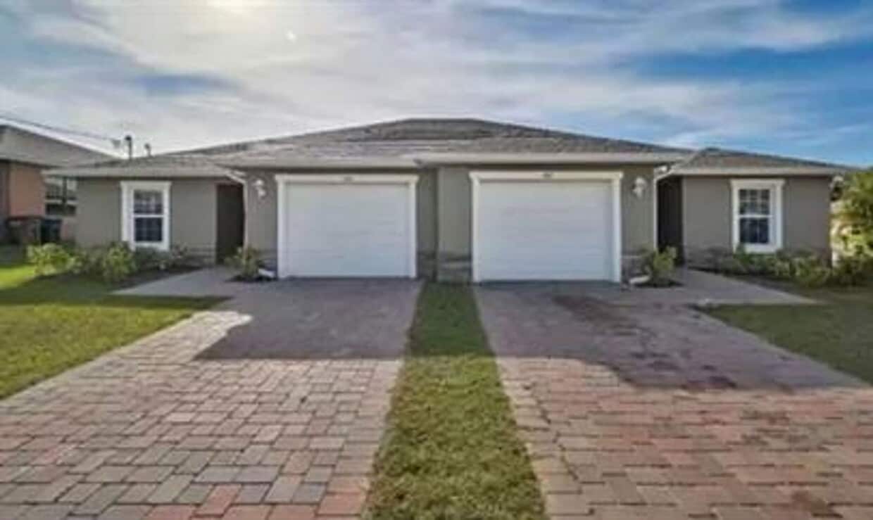 Foto principal - 4605 SW 9th Ave