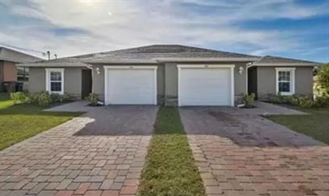 Photo - 4605 SW 9th Ave Townhome