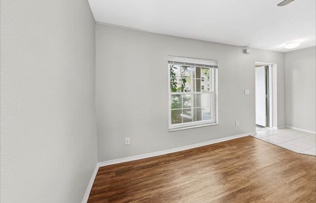 Building Photo - 13933 Jacobson Dr