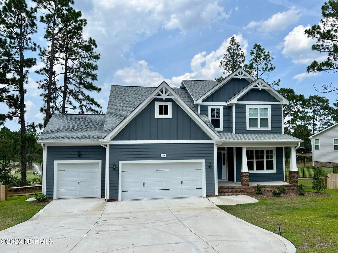 Foto principal - 1490 Valley View Rd