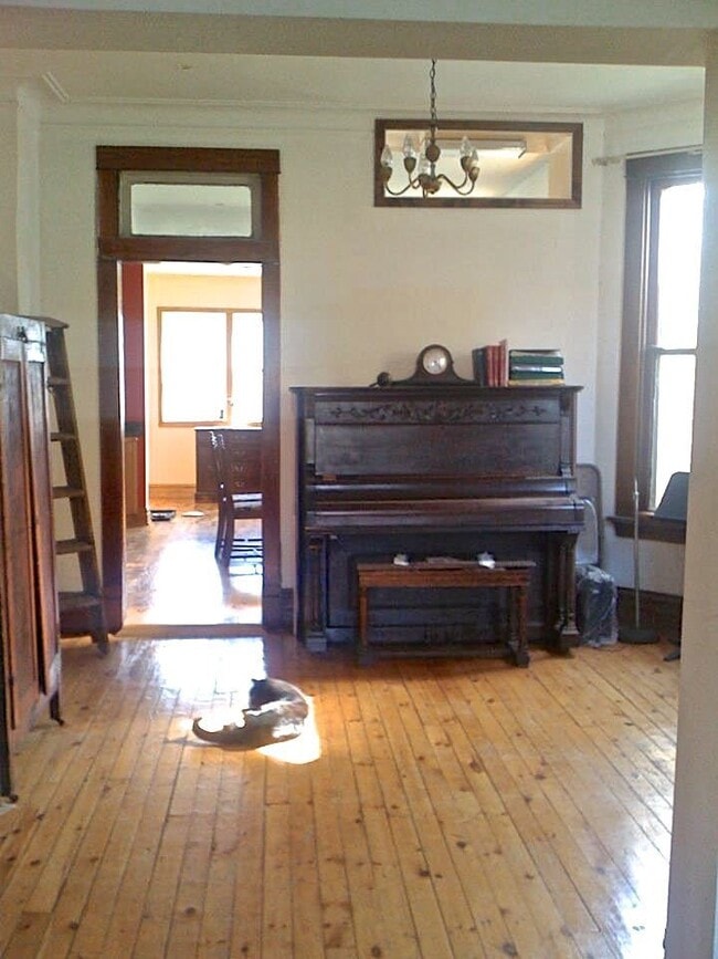 Foto del edificio - 3827 N Albany Ave