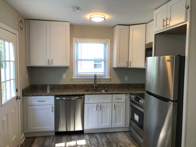 Building Photo - RENOVATED 4 bed 1 bath home in Glen Burnie