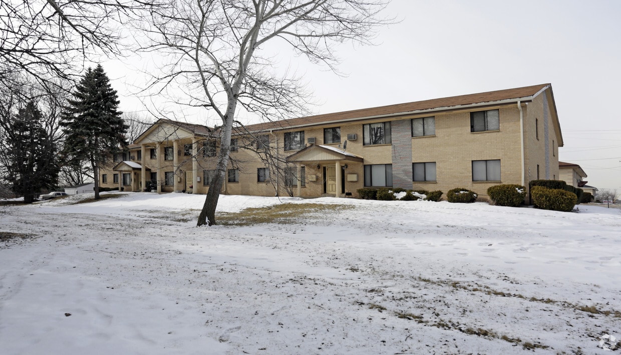 Primary Photo - 10023-10027 W Appleton Ave