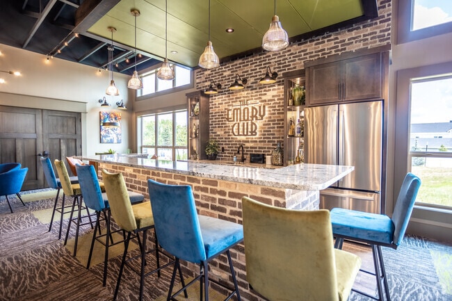 Casa club - The Emory - Altoona