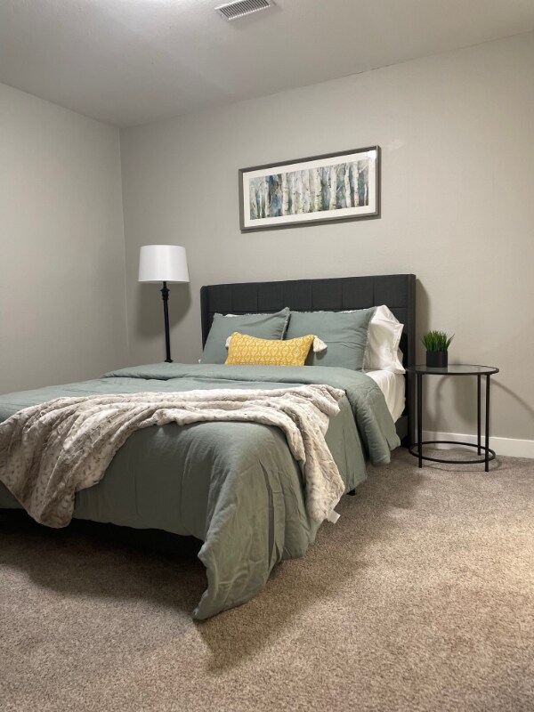 1098 Mace Rd, Osage Beach, MO 65035 Room for Rent in Osage Beach, MO