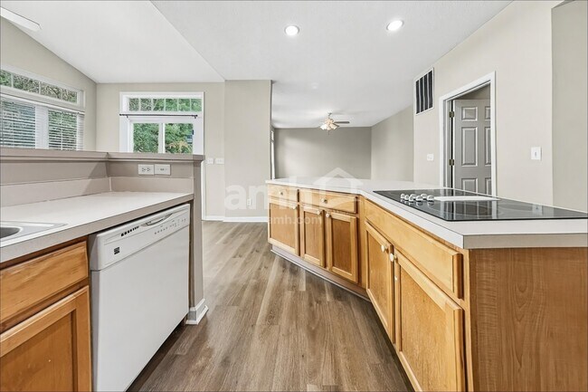 Foto del edificio - 111 Leather Leaf Ln