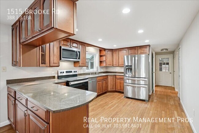 Building Photo - 1515 Brooke Rd