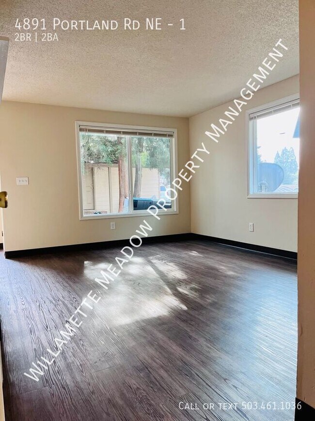 Building Photo - Amazing 2 Bedrooms, 1.5 Bathroom Apartment...